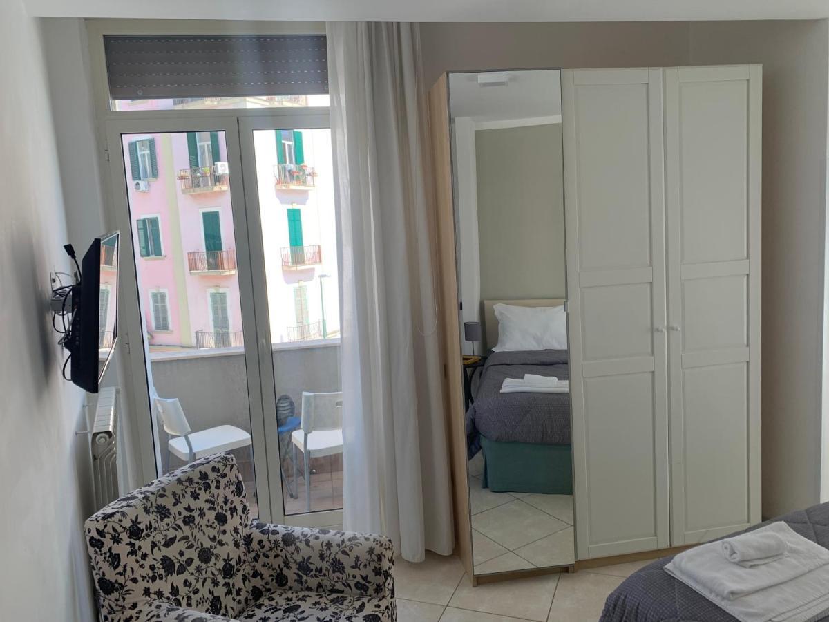 Tuanis 2* Napoli